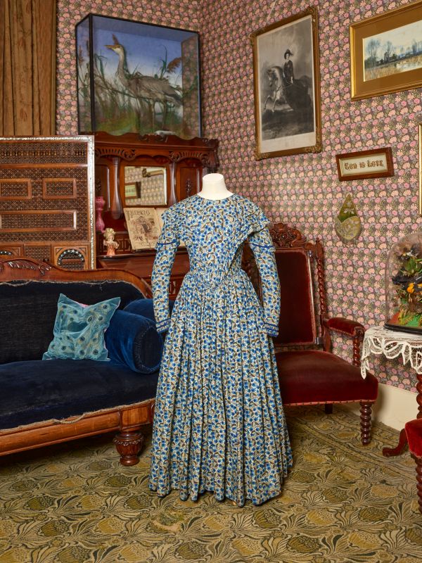 Captivating Costume A fabulous tour through three centuries of fashion